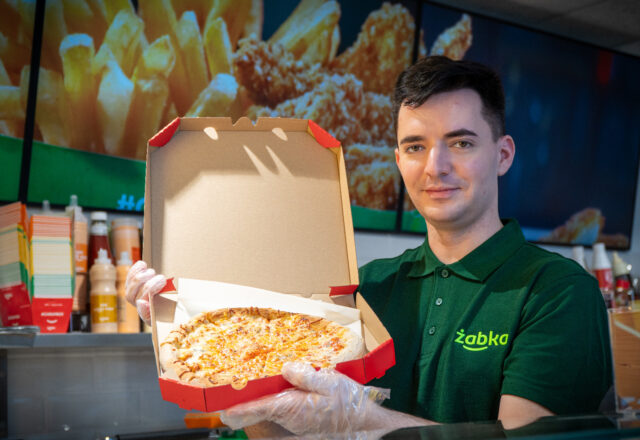 Pizza hitem Żabka Menu. Ponad 16,5 mln sprzedanych sztuk!