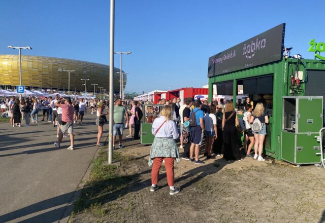 Mobilna Żabka rusza w trasę. Milion uczestników w zasięgu nowych stref eventowych